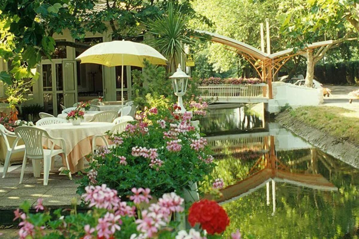 Hotel Le Robinson Beaucaire  Esterno foto